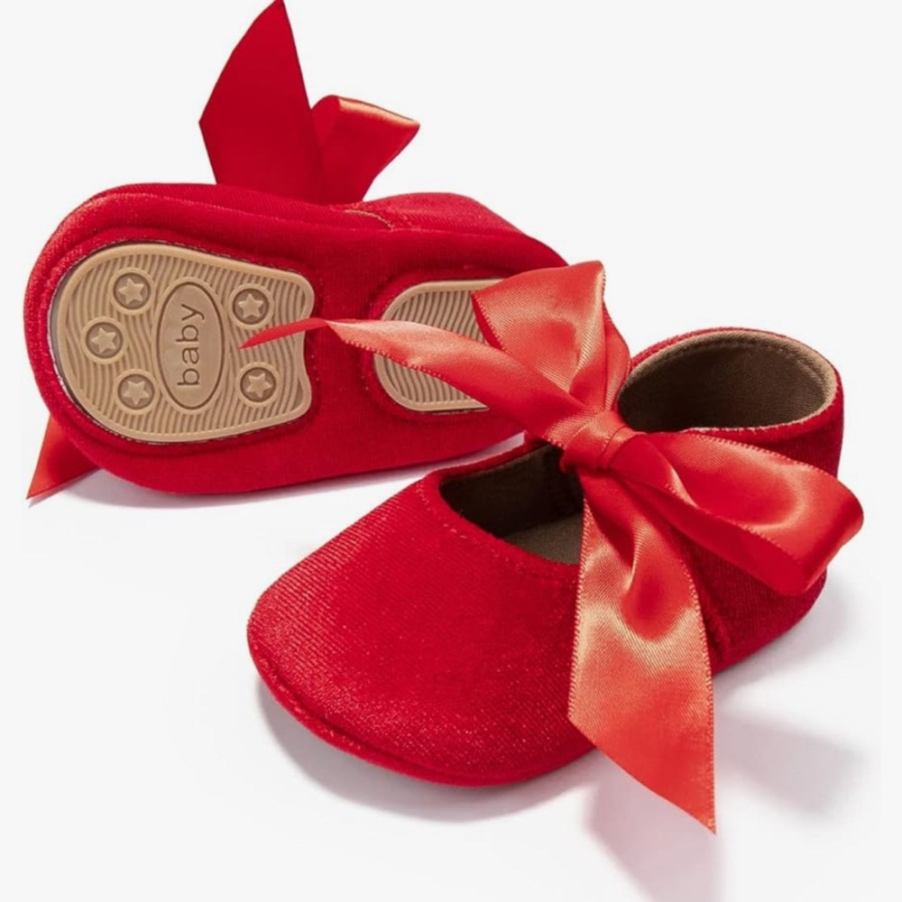 Baby girl red bow shoes (size 12-18 months)
